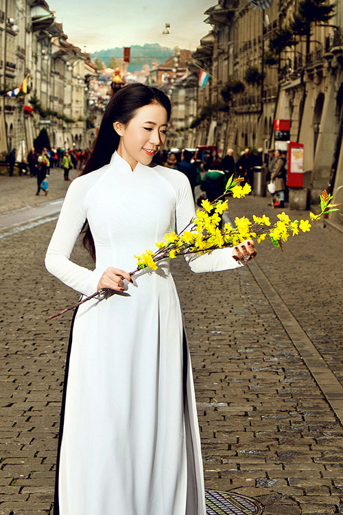 Hoa khôi doanh nhân khoe vẻ đẹp áo dài giữa trời Âu - 2