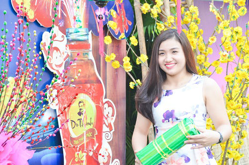 Thiếu nữ Sài Gòn xúng xính áo dài xuống phố chơi xuân - 13