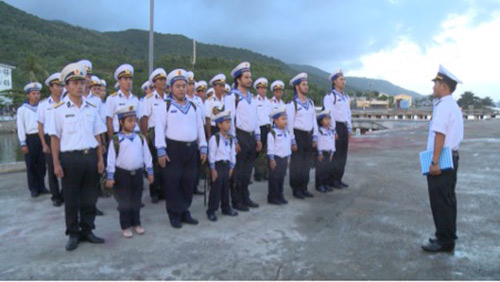 Tập 34 Bố ơi mùa 2: 4 cặp bố con lần đầu làm lính thuỷ Đà Nẵng - 6