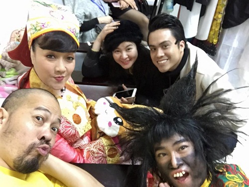 Vợ Bình Minh đi cổ vũ chồng đóng quot;Táo quân 2016quot; - 11