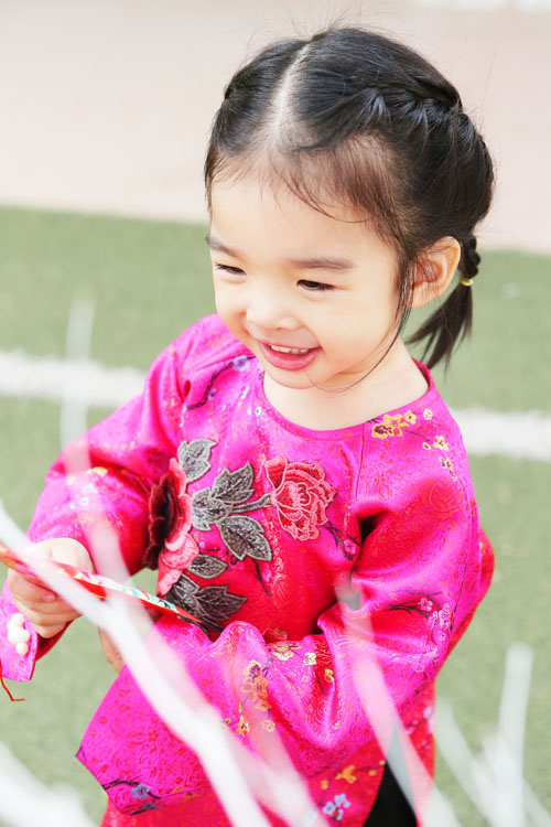 Xuân Lan, Thúy Hạnh, Thân Thúy Hà sặc sỡ áo dài bên các con - 3