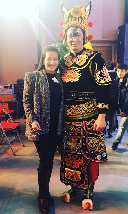 Vợ Bình Minh đi cổ vũ chồng đóng quot;Táo quân 2016quot; - 1