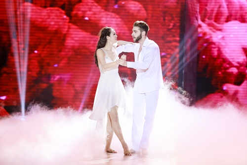 Khánh My, Trang Pháp gây ấn tượng đêm mở màn BNHV 2016 - 2