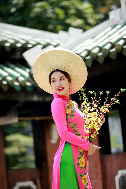 Trương Tâm Nhi nền nã áo dài xuống phố - 3
