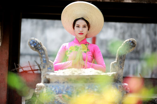 Trương Tâm Nhi nền nã áo dài xuống phố - 4