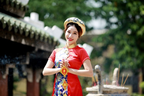 Trương Tâm Nhi nền nã áo dài xuống phố - 7