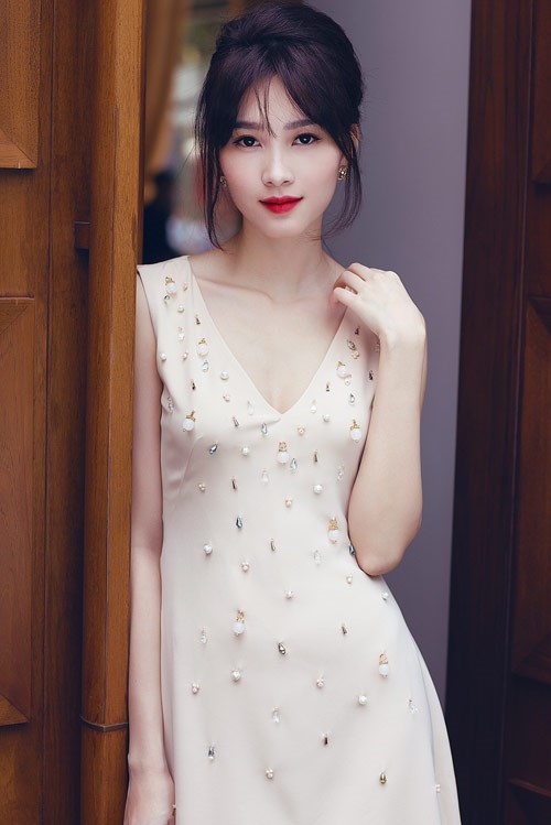 2 hoa hậu được yêu mến nhất showbiz hiện nay - 3