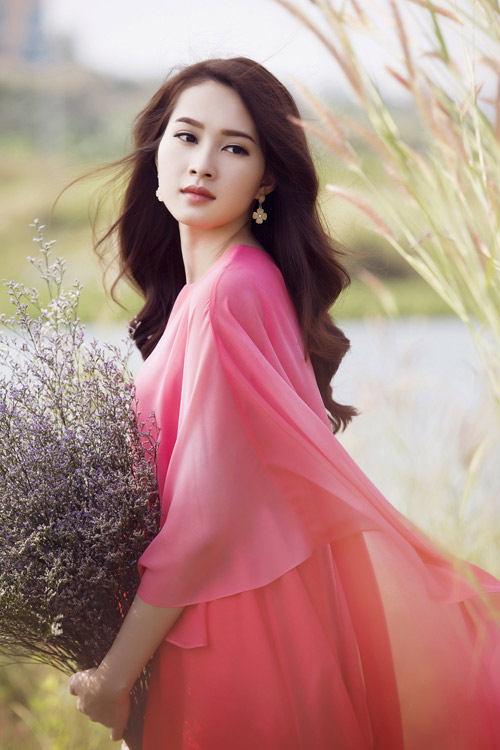 2 hoa hậu được yêu mến nhất showbiz hiện nay - 4