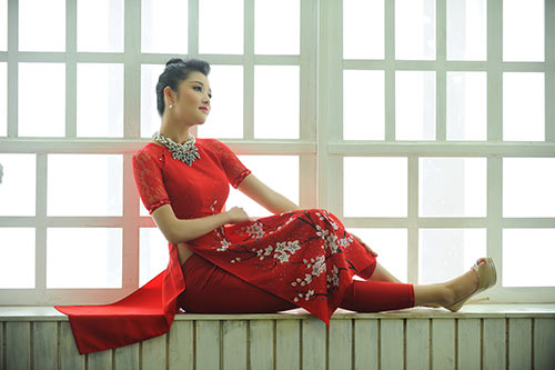 Triệu Thị Hà xinh đẹp trong vườn hoa xuân - 4