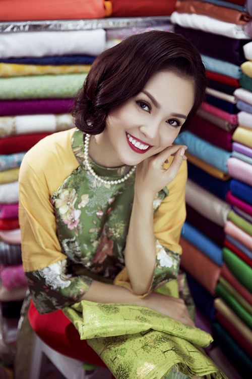 Dàn mỹ nhân Vbiz quot;đua nhauquot; diện áo dài rực rỡ đón Tết - 5