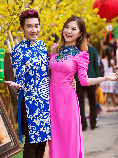 Dàn mỹ nhân Vbiz quot;đua nhauquot; diện áo dài rực rỡ đón Tết - 6