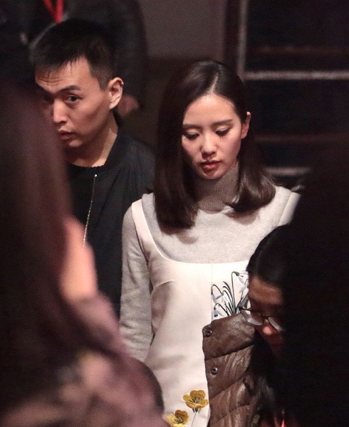 Lưu Thi Thi lộ diện sau buổi chụp ảnh cưới - 4