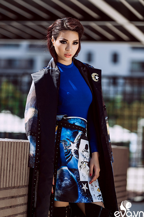 Siêu mẫu Khả Trang khoe dáng trong nắng xuân Sài Gòn - 5