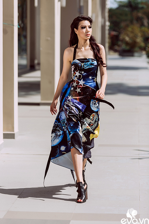 Siêu mẫu Khả Trang khoe dáng trong nắng xuân Sài Gòn - 8