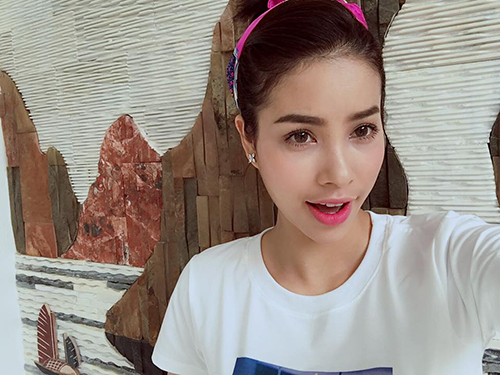 Phạm Hương gây thương nhớ với tóc băng đô xinh xắn - 4