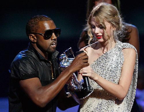 Kanye West lại quot;đá xoáyquot; Taylor Swift - 4