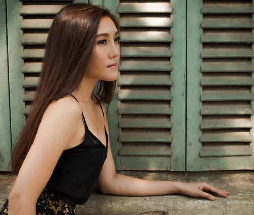 Hồ Bích Ngọc rời showbiz theo chồng định cư Thụy Sĩ - 4