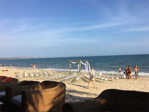 Cường Đôla đùa nghịch cùng Subeo trên bãi biển - 4