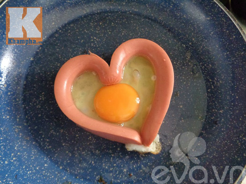 Xúc xích bọc trứng trái tim cho Valentine - 4