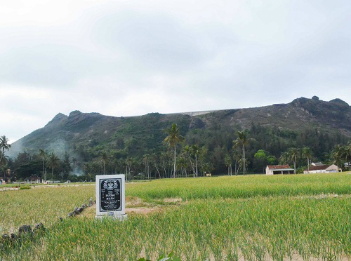 Đầu năm mới đến Lý Sơn viếng mộ gió - 2