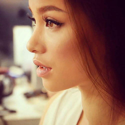 Phạm Hương: Phụ nữ đẹp là người không bỏ quên nhan sắc - 1