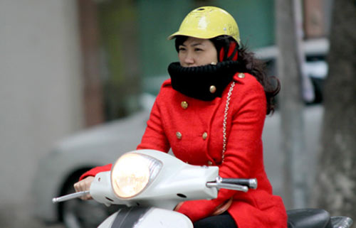 Hà Nội rét đậm trong ngày đầu đi làm sau Tết - 1