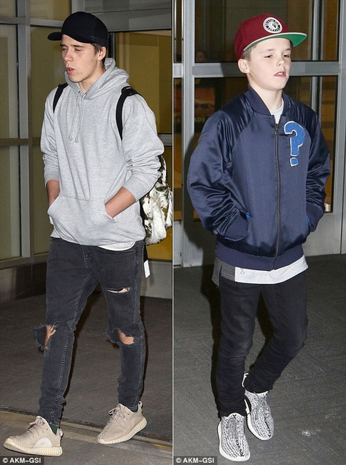 Harper quot;siêu kutequot; tới xem show trình diễn của mẹ Vic - 10