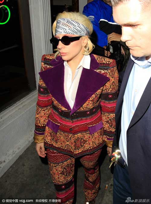 Con gái Kim Kardashian quot;cực chấtquot; trên phố New York - 11