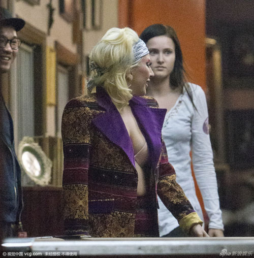 Con gái Kim Kardashian quot;cực chấtquot; trên phố New York - 9