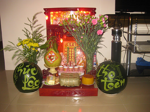 Ngày Thần Tài: Cúng bái, mua vàng lấy vía cả năm - 2