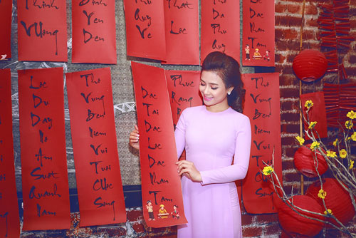 Dương Hoàng Yến, Á khôi Ngọc Thanh nô nức áo dài đón Xuân - 4