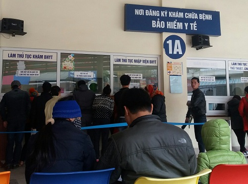 Nóng lạnh thất thường, trẻ ồ ạt nhập viện sau nghỉ Tết - 1