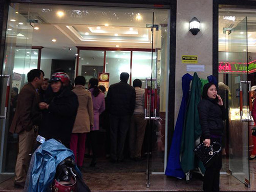 Coi chừng mua vàng thiếu tuổi trong ngày vía Thần tài - 1