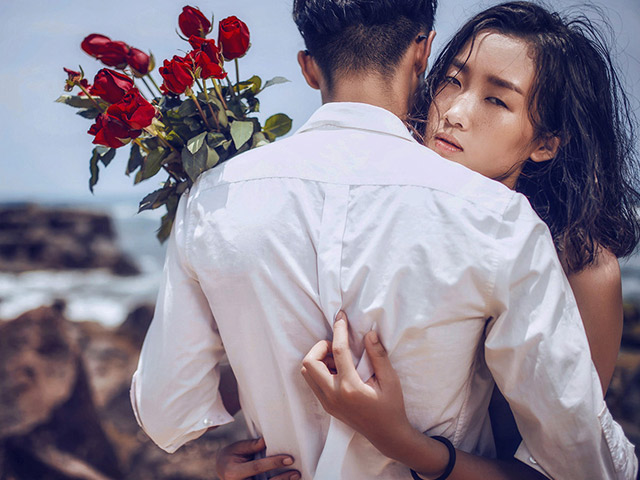 5 tình huống dễ đẩy bạn thành kẻ ngoại tình - 2