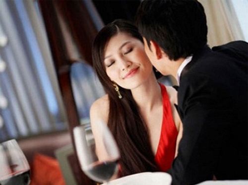 Ai bảo anh đại gia, ai bảo em chân dài? - 1