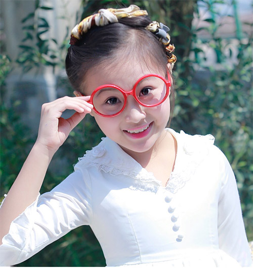 Mẫu nhí Bảo Hân xinh như thiên thần xuống phố ngày xuân - 15