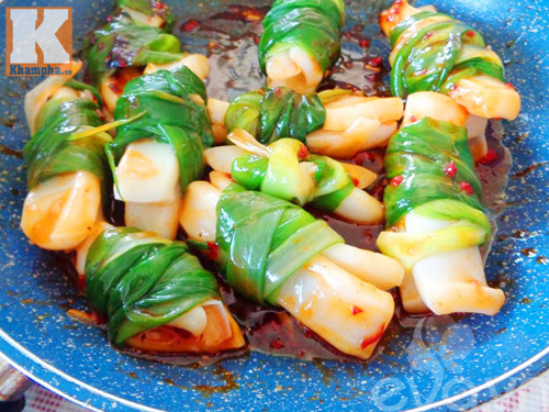 Mực cuộn hành lá sốt chua ngọt đơn giản ngon cơm - 6