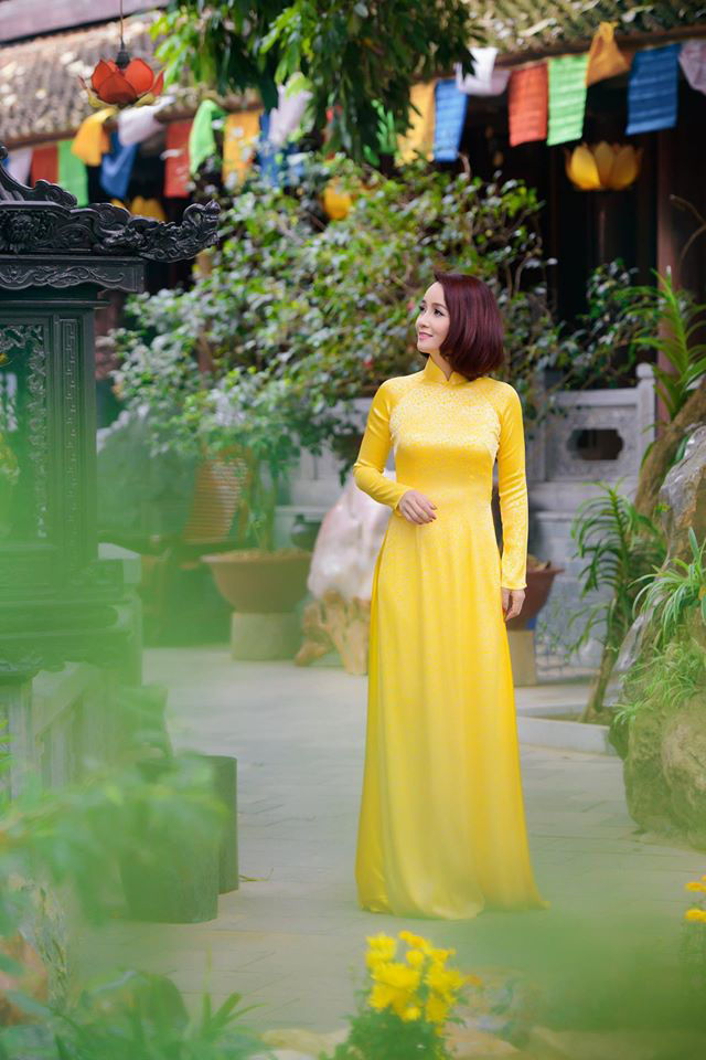 Mai Thu Huyền hút hồn mọi ánh nhìn với tà áo dài - 2
