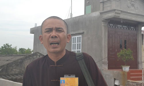 Hành tung bất thường của quot;nhà sưquot; đi bán hương - 3