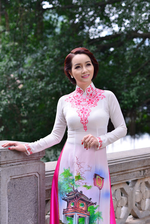 Mai Thu Huyền hút hồn mọi ánh nhìn với tà áo dài - 1