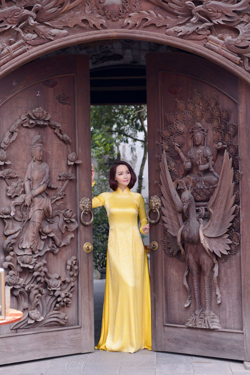 Mai Thu Huyền hút hồn mọi ánh nhìn với tà áo dài - 5