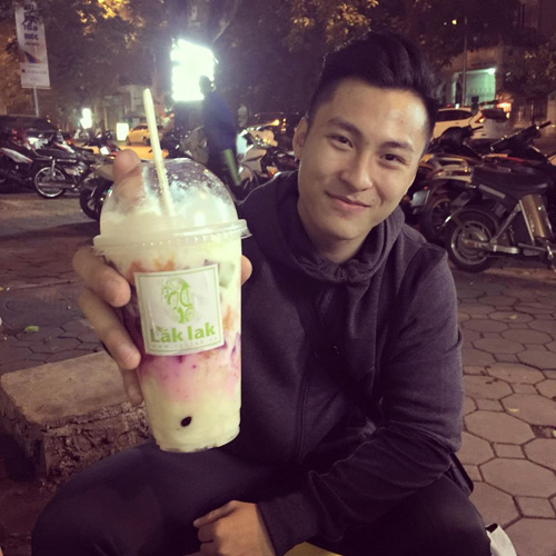 9x cực điển trai gây sốt với chùm ảnh: “Em ăn đi” - 12