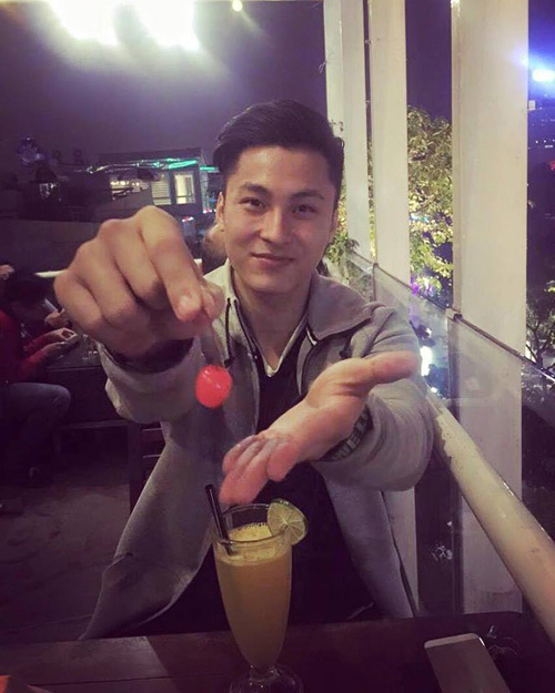 9x cực điển trai gây sốt với chùm ảnh: “Em ăn đi” - 6