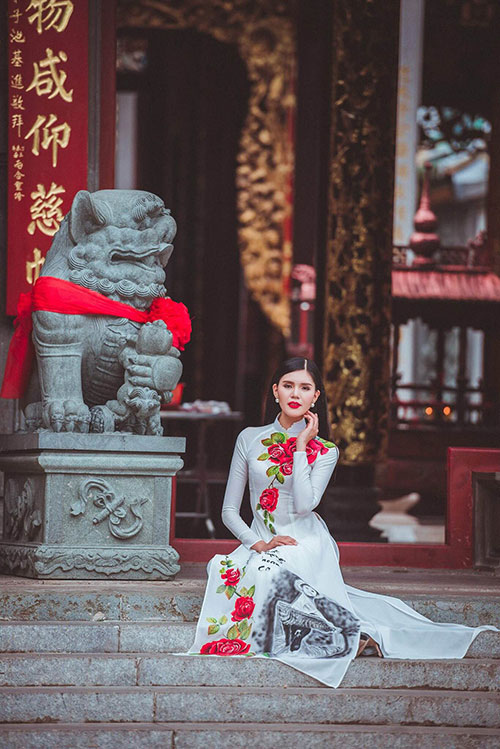 Á hậu Kim Nguyên e ấp áo dài bên Hùng Trần - 7