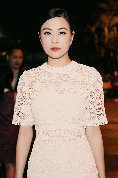 Yến Trang, Hoàng Thùy Linh tinh khôi với sắc trắng - 7