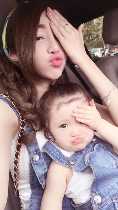 Bà mẹ hai con Elly Trần trẻ trung như gái teen - 11