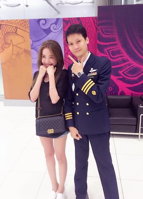 Bà mẹ hai con Elly Trần trẻ trung như gái teen - 2