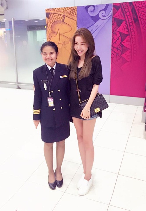 Bà mẹ hai con Elly Trần trẻ trung như gái teen - 3