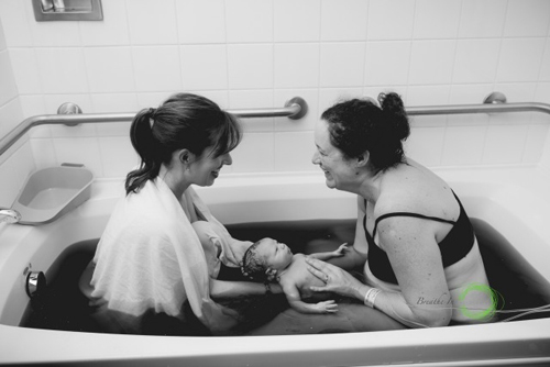 Nghẹn ngào giây phút lâm bồn của mẹ mang thai hộ - 7
