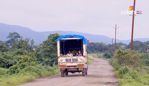 “Cô dâu 8 tuổi”: Jagdish buồn bã đính hôn với em chồng Anandi - 5